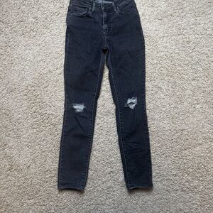 Women’s Levi’s Black High Rise Skinny Jeans Size 26 Distressed